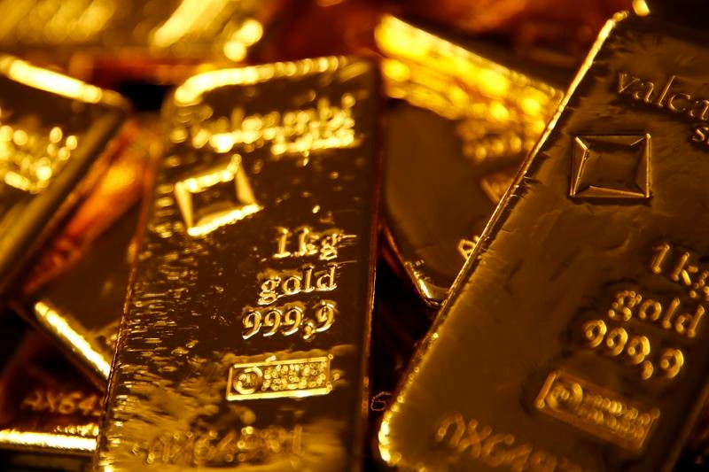 Giá vàng thế giới cao nhất 1 tháng do USD tụt giá, vàng nhẫn trong nước thêm kỷ lục